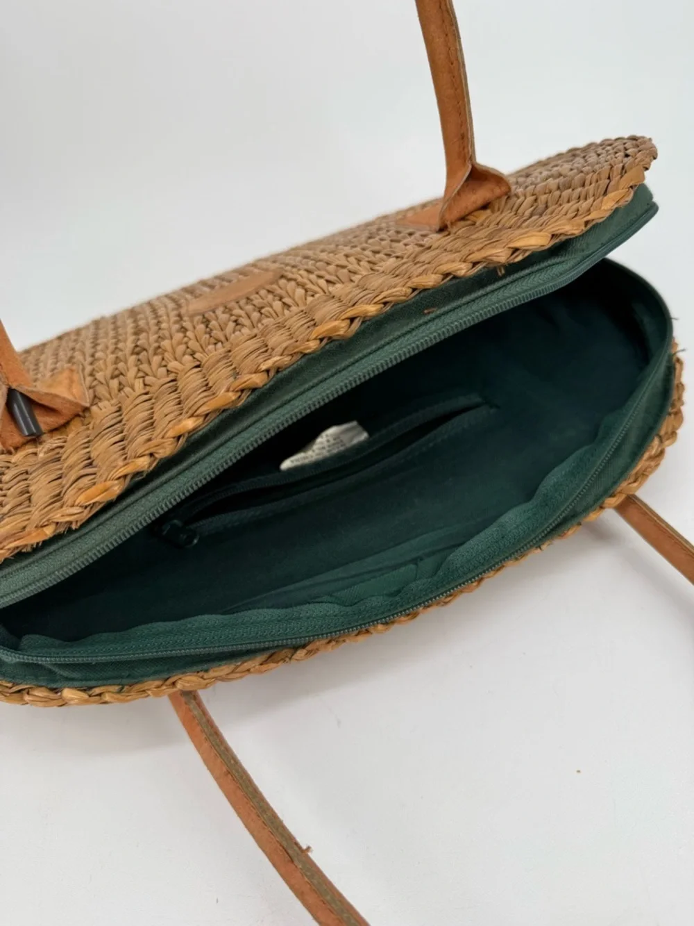 Vintage Wicker Hand Bag - Picture 3 of 6